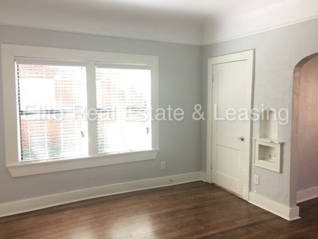 Building Photo - 1712 N Blackwelder Ave