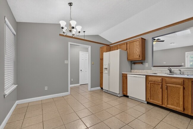 Building Photo - 3 Bedroom Ranch with Pond View in Pike Township