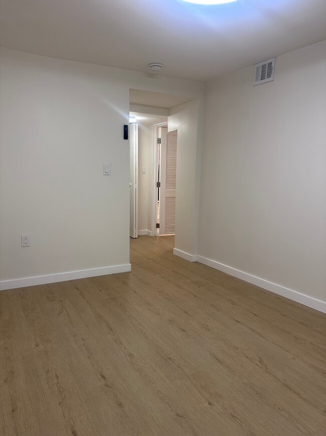 Foto del edificio - 3225 Chestnut St NE