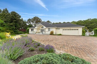 Building Photo - 12 Polo Grounds Ln