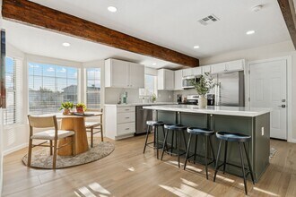 Building Photo - 2929 N 55th Pl