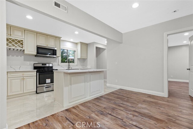 Foto del edificio - 6711 Rhea Ave
