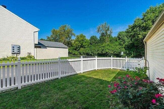 Building Photo - 1686 Park Row Dr