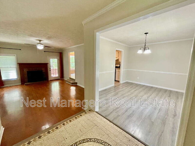 Foto del edificio - 6736 St Julian Way