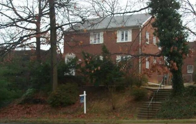 Building Photo - 2514 10th St N