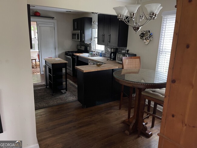 Foto del edificio - 1804 Sumter St NW