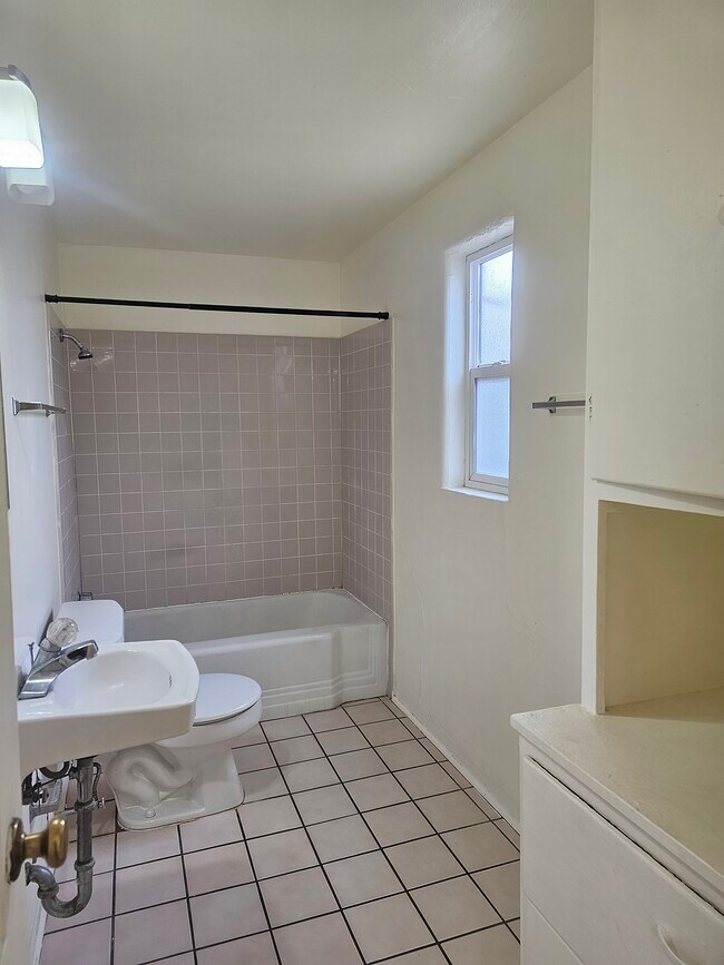 1216 Tijeras Ave NE Unit 1219, Albuquerque, NM 87106 Apartments in Albuquerque, NM