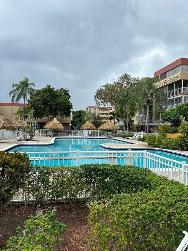 404 NW 68th Ave Unit 511, Plantation, FL 33317 Condo for Rent in