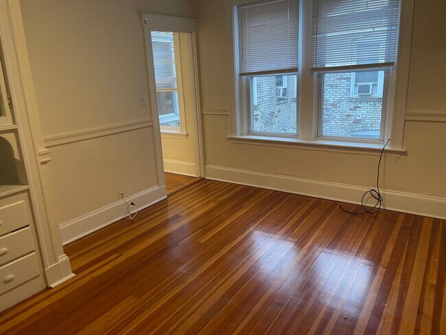 Photo - Clean and spacious 1 bed in Union Sq  1Free month, Laundry, Utilities Inc House
