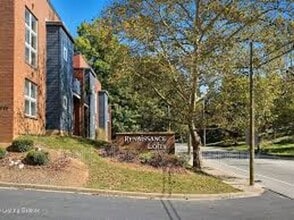 Building Photo - 2745 Grinstead Dr