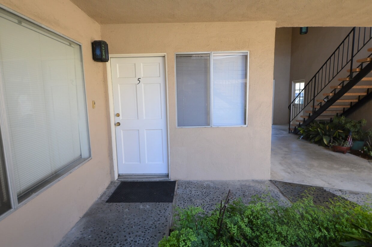 Primary Photo - 360 Freeman Ave