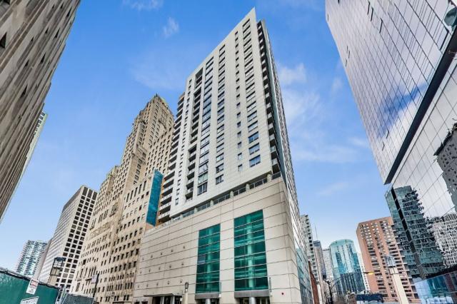 Foto principal - 2 bedroom in CHICAGO IL 60611