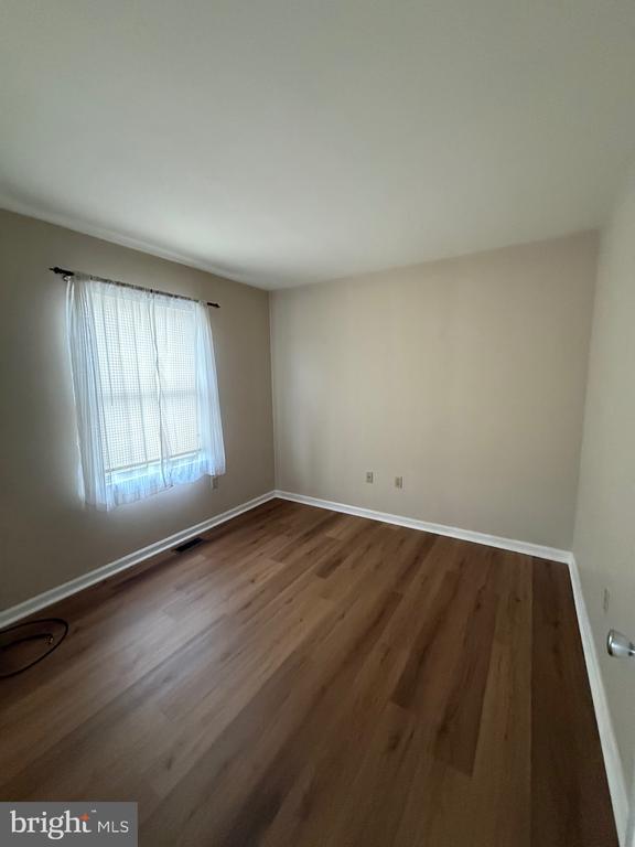 Building Photo - 28 Willow Way Dr