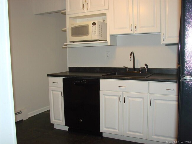 Building Photo - 545 Vincellette St