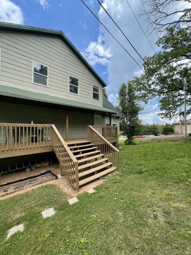 Building Photo - 3 Bedroom Duplex in Ozark!