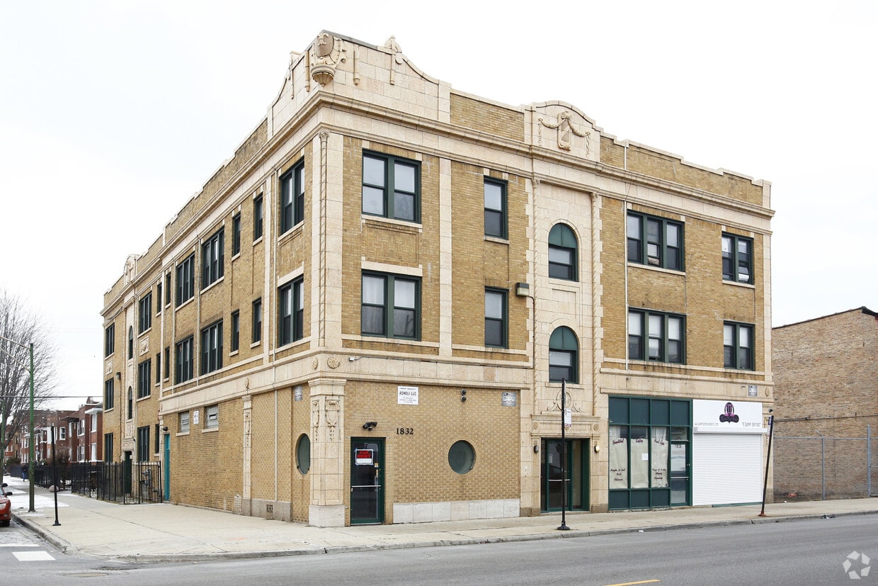 Building Photo - 7851 S Constance Ave
