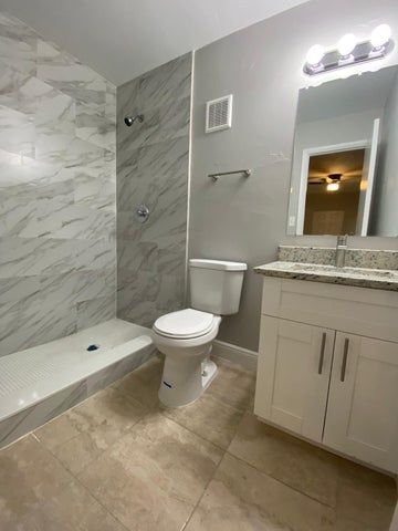 Foto del edificio - 811 SW 12th Ct