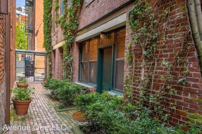Building Photo - 1 br, 2 bath House - 611 Post Ave #15