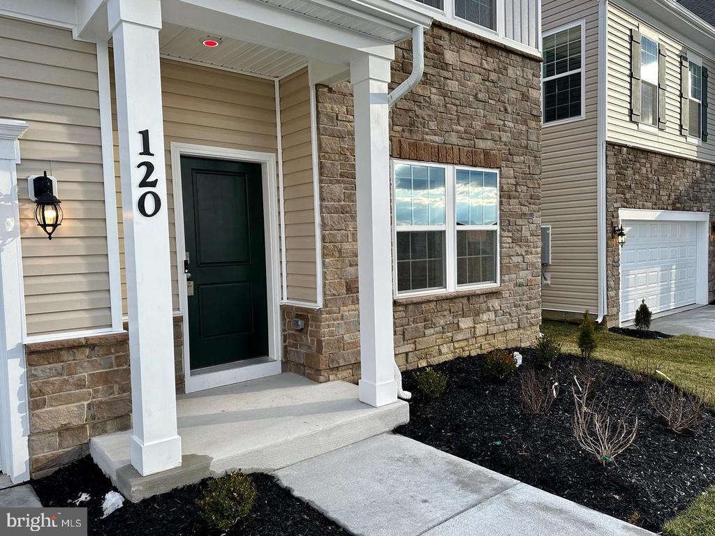 Primary Photo - 120 Clerkenwell Dr