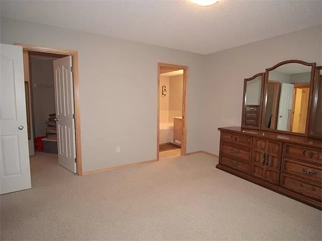 Primary Photo - 262 Royal Oak Crt NW