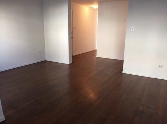 Foto del edificio - 3452 N Elaine Pl