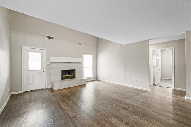 Building Photo - 13602 Cedar Point Dr