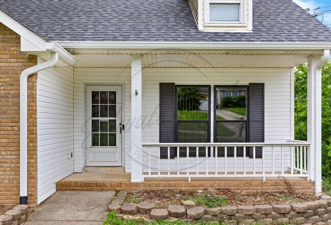 Foto del edificio - Four Bedroom Two Story with Two Car Garage...