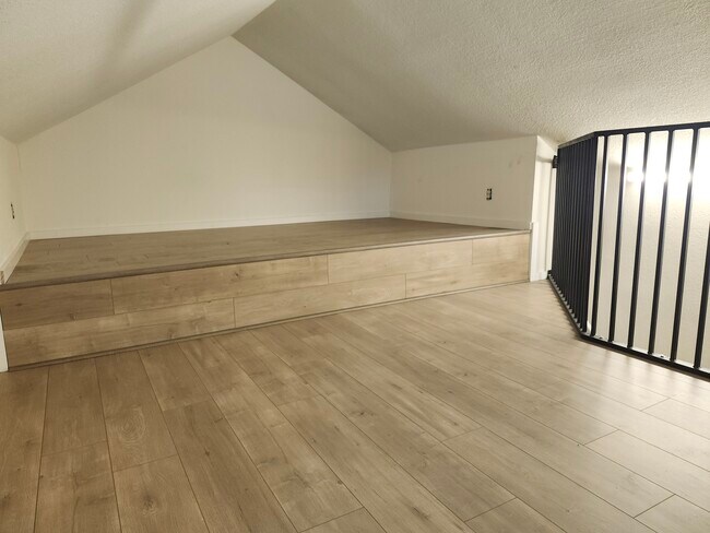 Foto del edificio - 402 S Laurel St