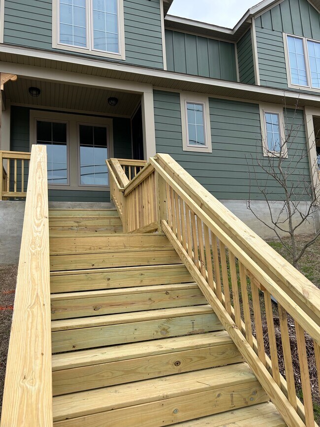 Foto del edificio - 348 N Fletcher Ave