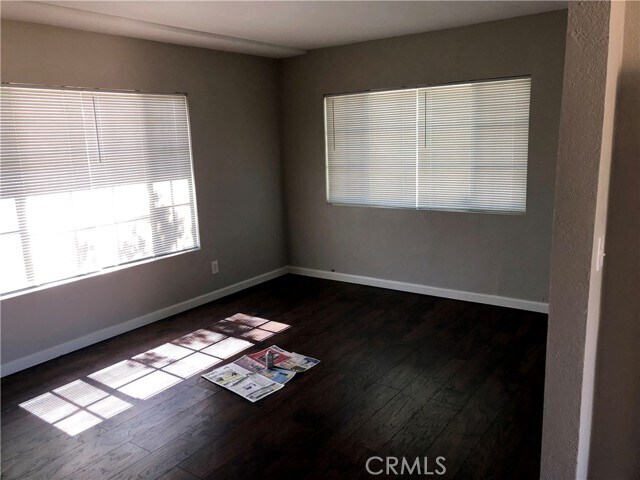 Foto del edificio - 835 N Cherry St
