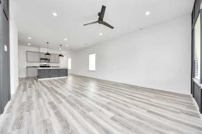 Building Photo - 13517 Heritage Mdw Ln