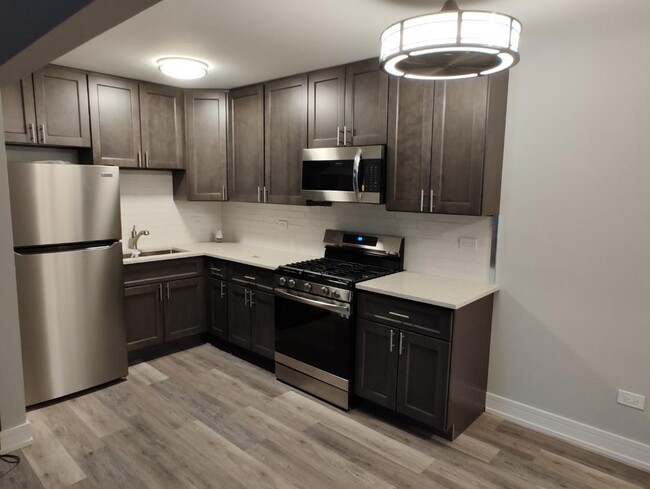 Foto del edificio - 7840 W 103rd St