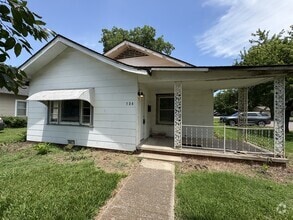 Building Photo - 730 E 14th St