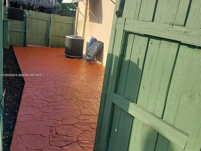 Foto del edificio - 6117 SW 31st St