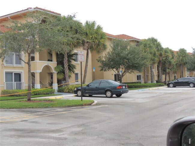 Foto del edificio - 9905 Westwood Dr