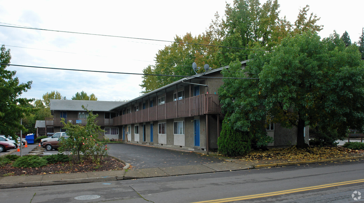 Primary Photo - Pacific Crest Apartments