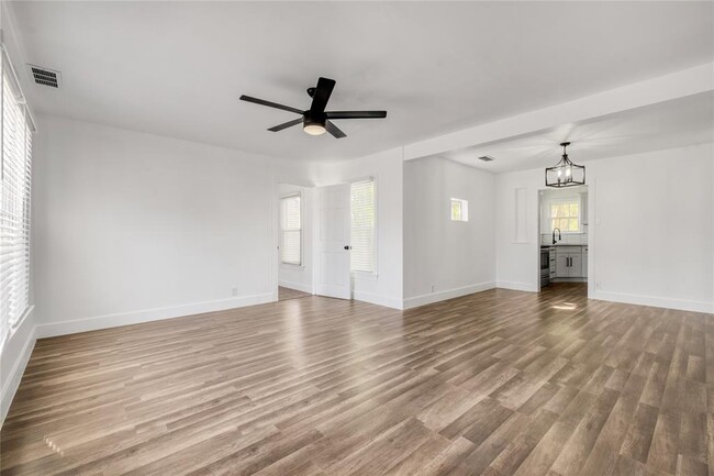 Foto del edificio - 1507 Newport Ave