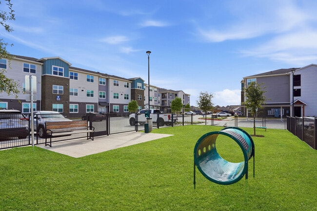 The Breckyn apartments — community photo - The Breckyn