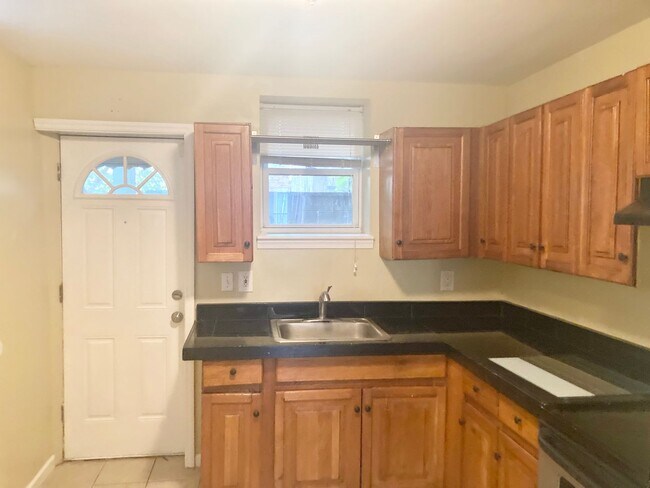Foto del edificio - Updated 3-Bedroom in Grays Ferry