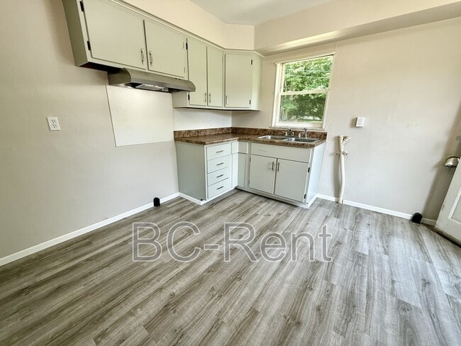 Foto del edificio - 124 Edgewood Cir