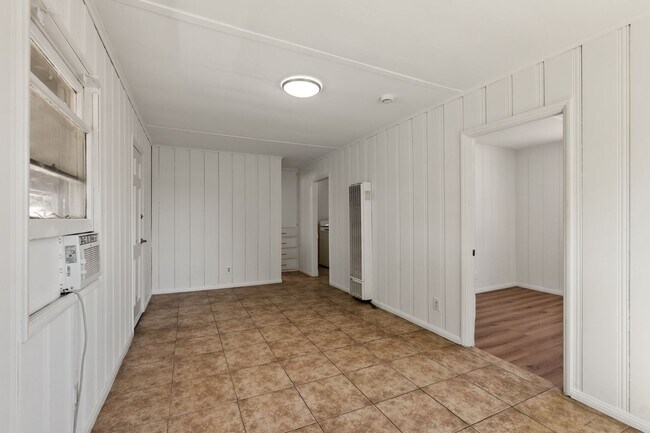 Foto del edificio - 4204-4216 E Washington Ave