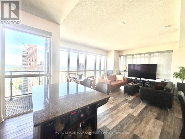 Building Photo - 28-3928 Ted Rogers Way