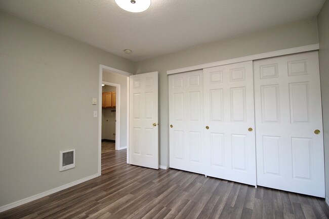 Foto del edificio - 7326 N Greeley Ave