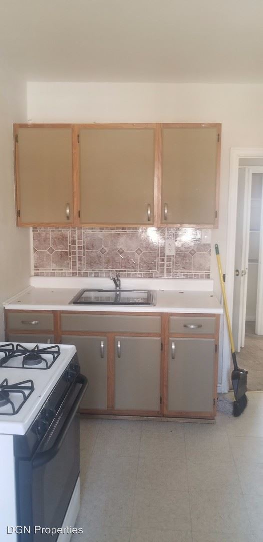 Foto del edificio - 6311 Everett St