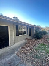 Building Photo - 918 Sylvan Ave