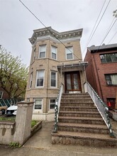 Building Photo - 2866 Dudley Ave