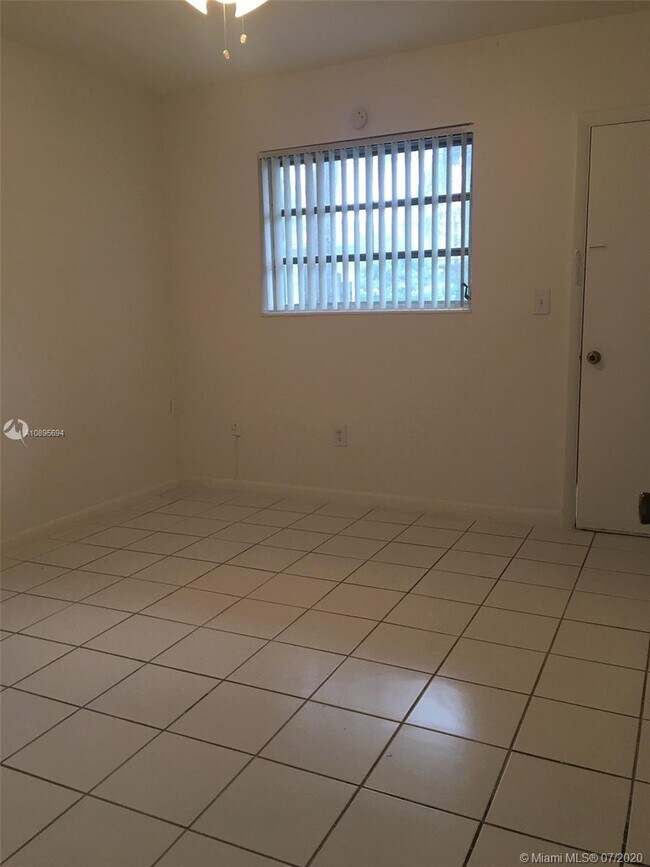 Building Photo - 8300 SW 65th Ave
