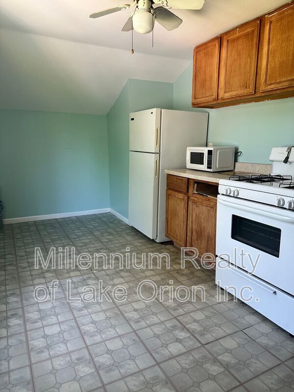 Foto del edificio - 21220 Waltham Rd