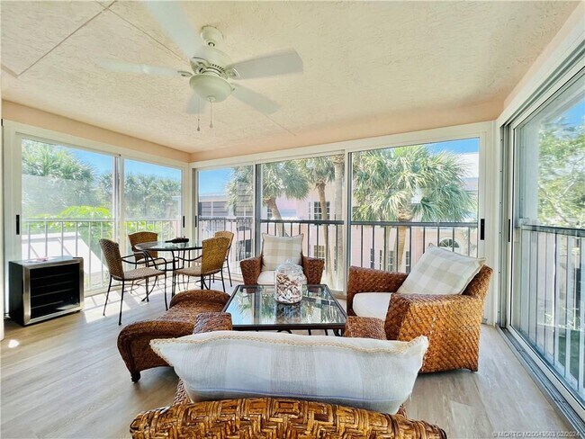 Building Photo - 411 NE Plantation Rd