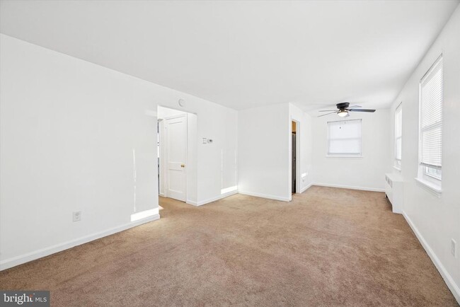 Foto del edificio - 206 W Parkway Ave